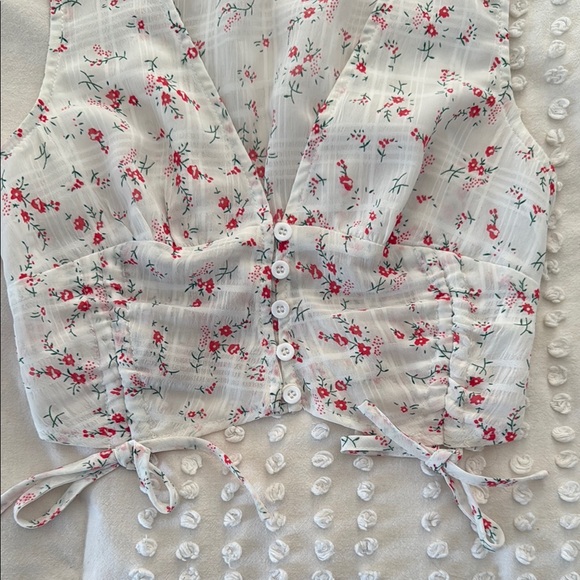 Princess Polly Floral Button-Down Top - Picture 3 of 4